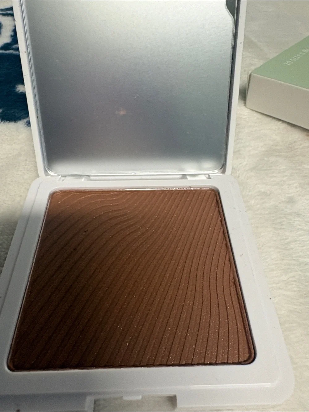 IC COLLECTION Jireh Luminous Bronzing Powder - Light Mint Green Compact